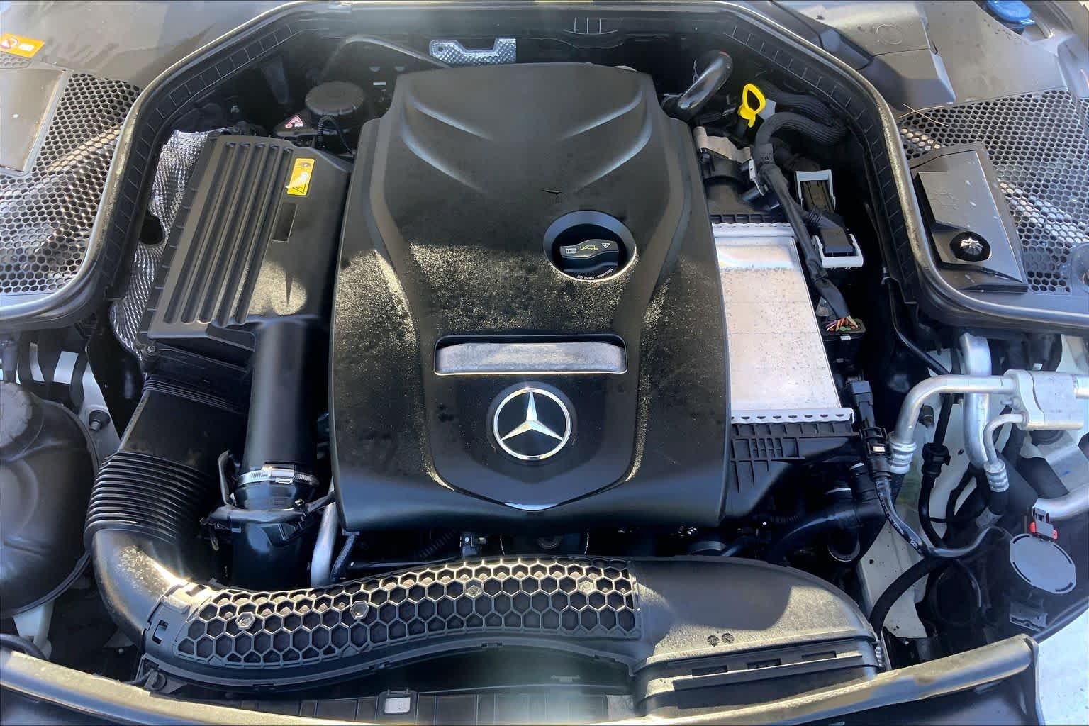 Used 2016 Polar White Mercedes-Benz C 300 Luxury image 31