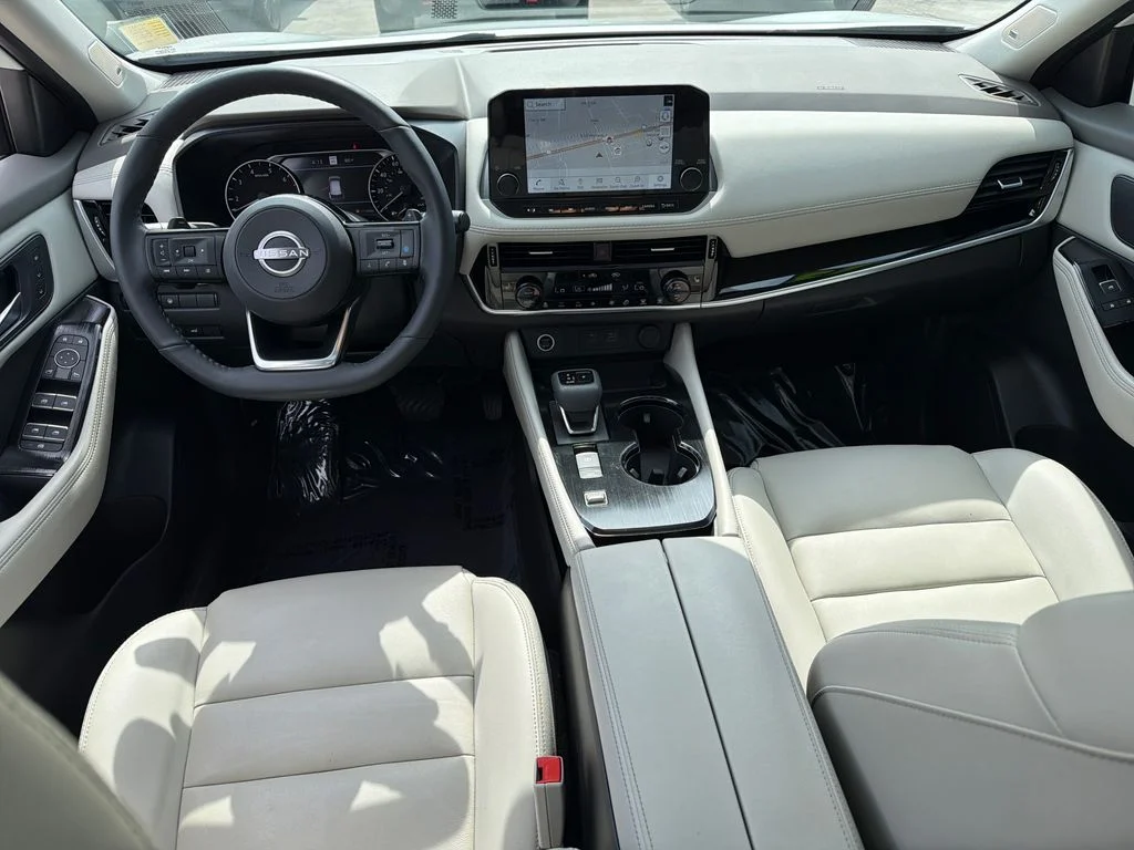 Used 2023 White Nissan SL image 15