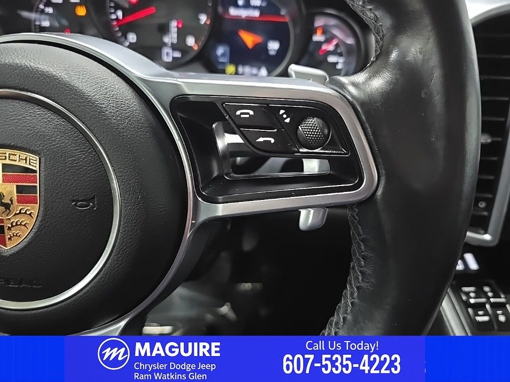 Used 2017 Moonlight Blue Metallic Porsche Base image 26