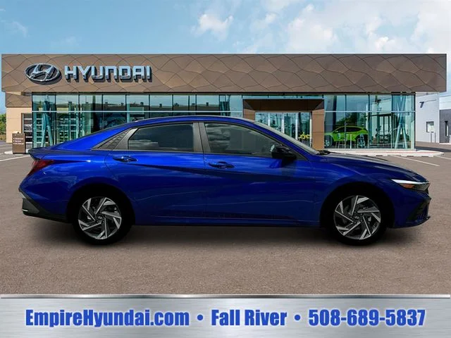 Used 2025 Blue Hyundai SEL Sport image 9