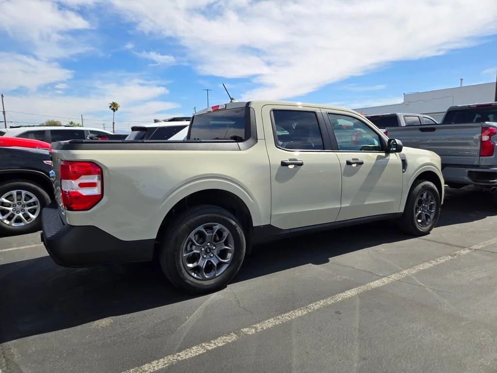 Used 2024 Terrain Ford XLT image 2