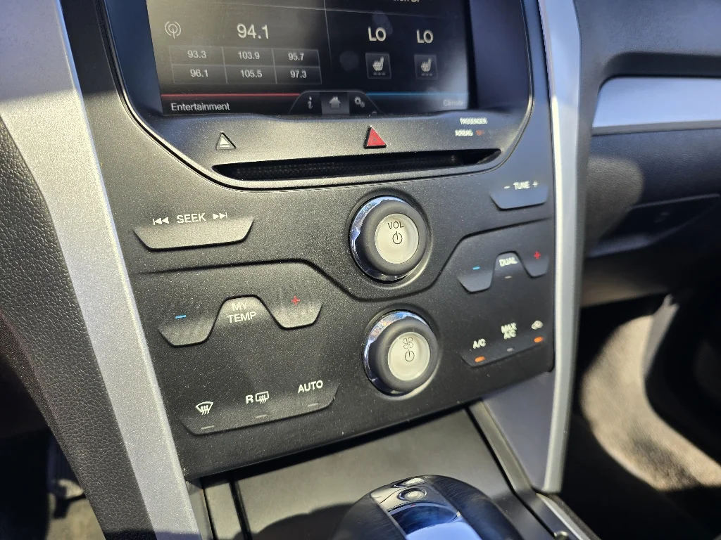 Used 2015 Magnetic Metallic Ford XLT image 20