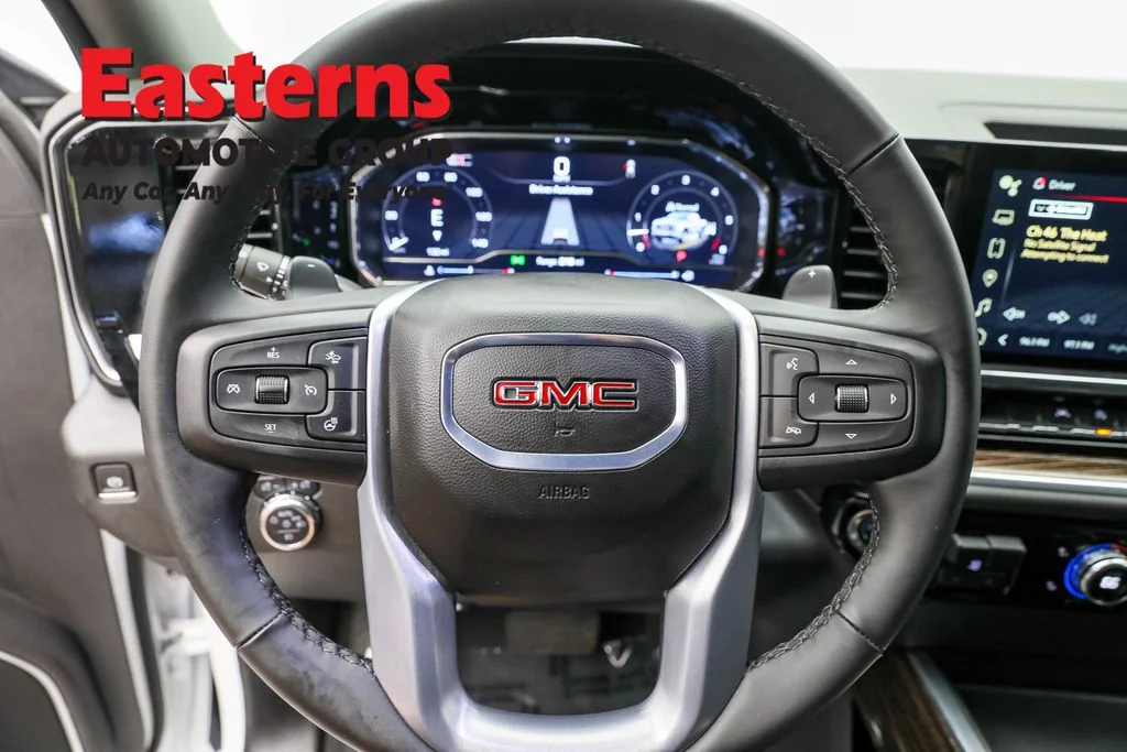 Used 2025 White GMC Elevation image 10