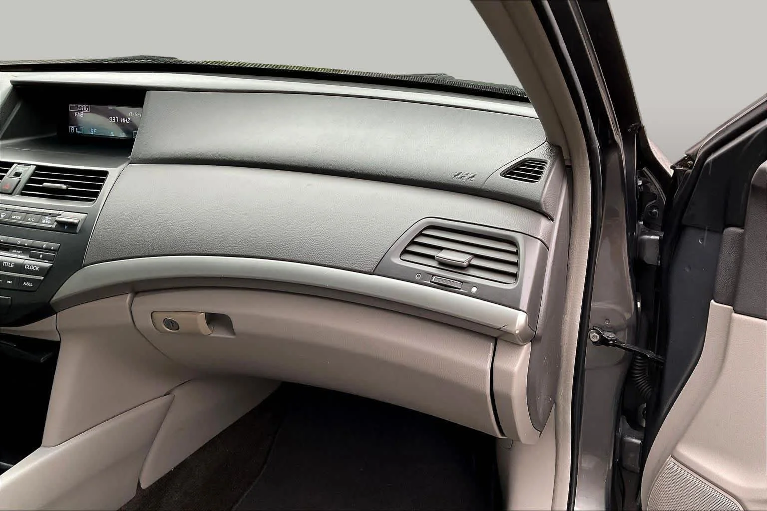 Used 2009 Polished Metal Metallic Honda EX-L image 18