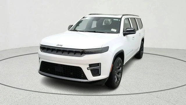New 2026 Bright White Clear-Coat Exterior Paint Jeep Limited Altitude image 3