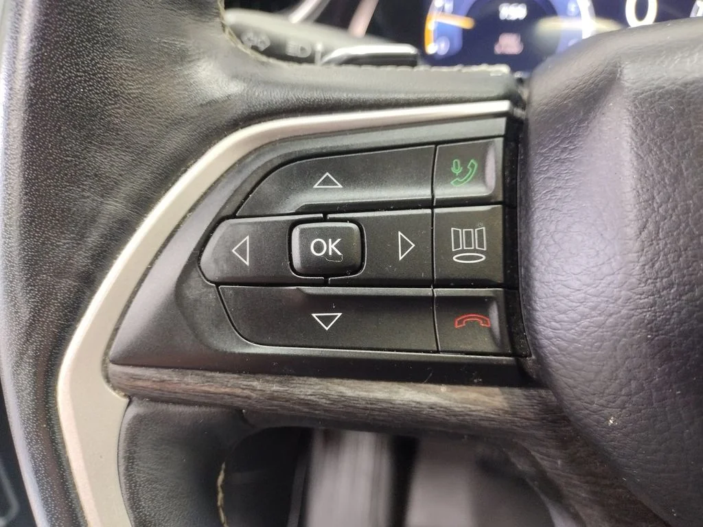 Used 2021 Silver Jeep Limited image 32