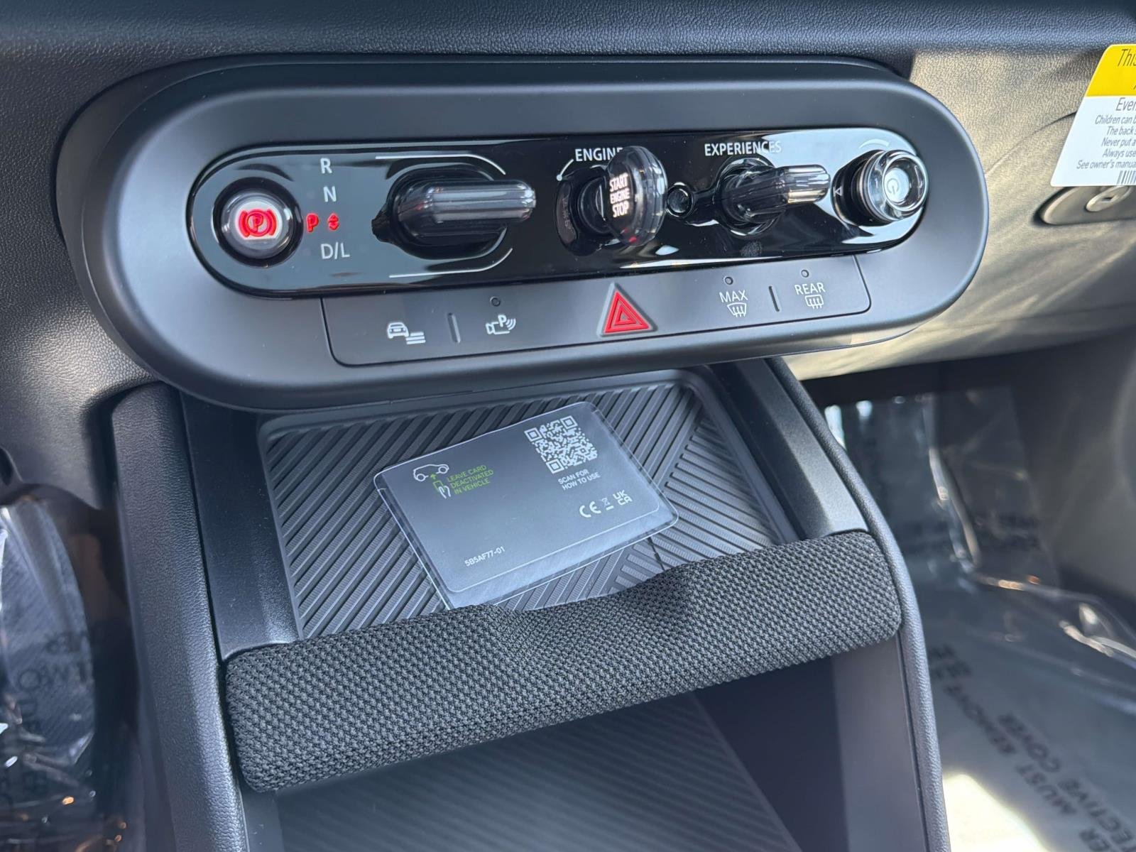 New 2027 0C4R Midnight Black II Metallic MINI Signature Plus image 23