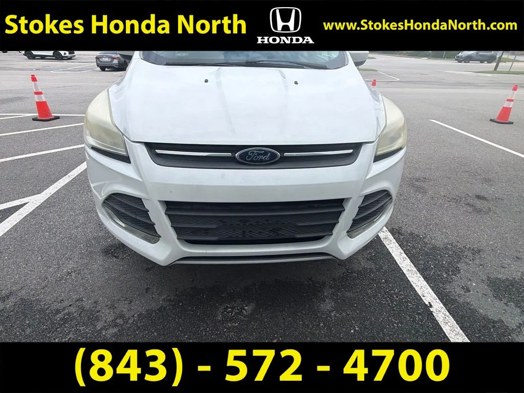 Used 2015 White Ford SE image 2