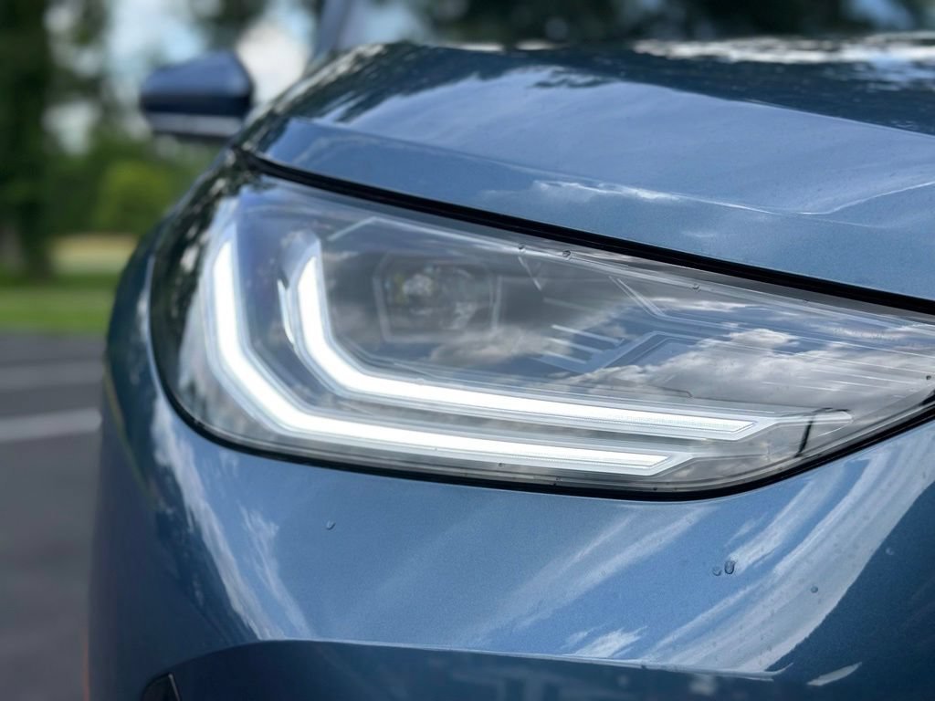 New 2026 Arctic Race Blue metallic BMW 30 xDrive image 9