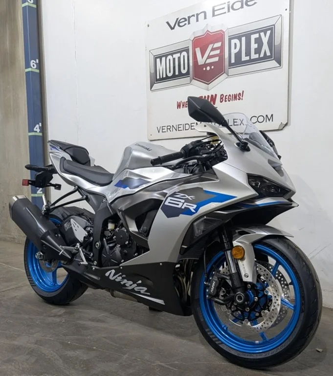 New 2027 GALAXY SILVER Kawasaki ABS image 2