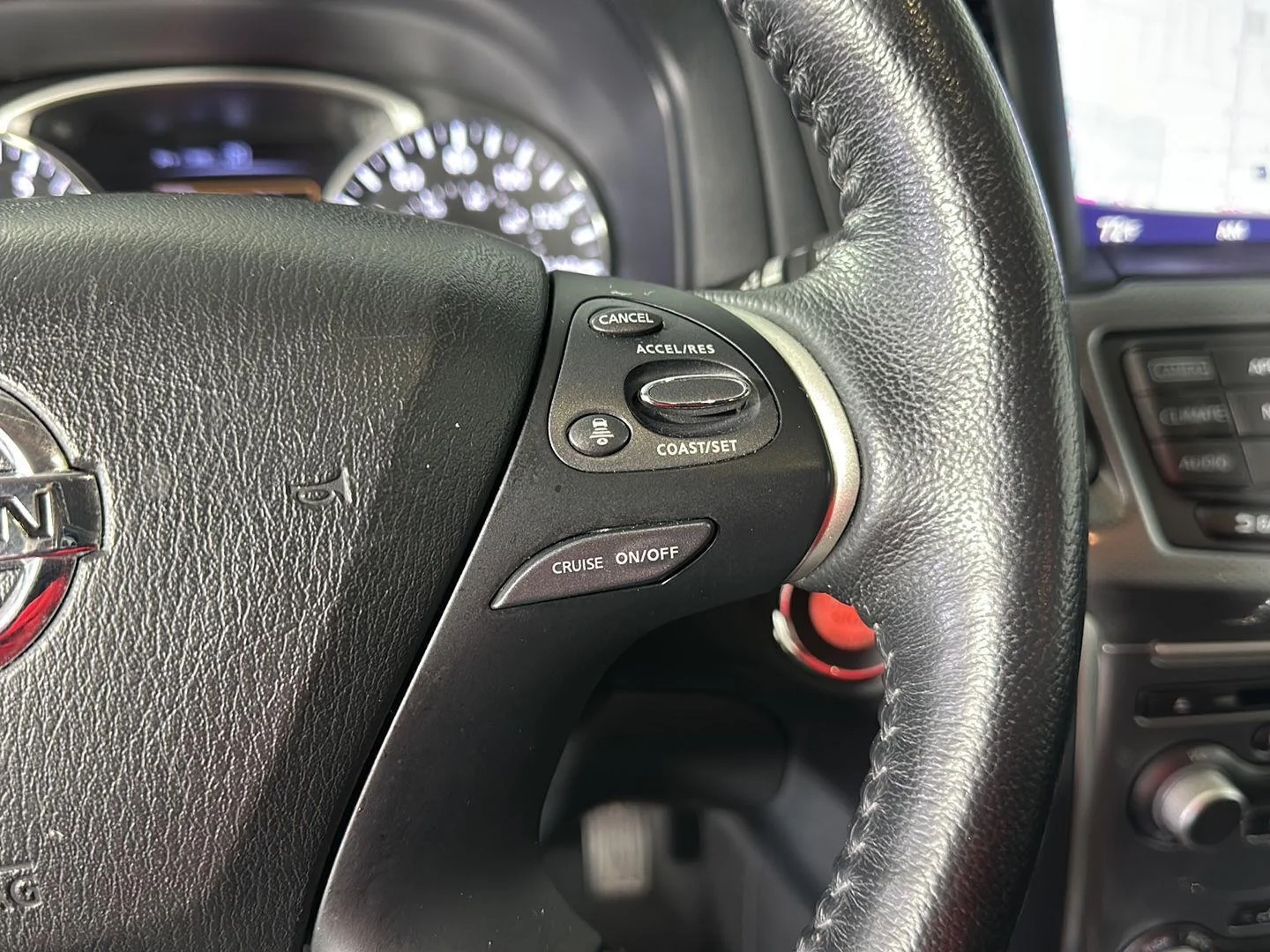 Used 2020 Gun Metallic Nissan SL image 13
