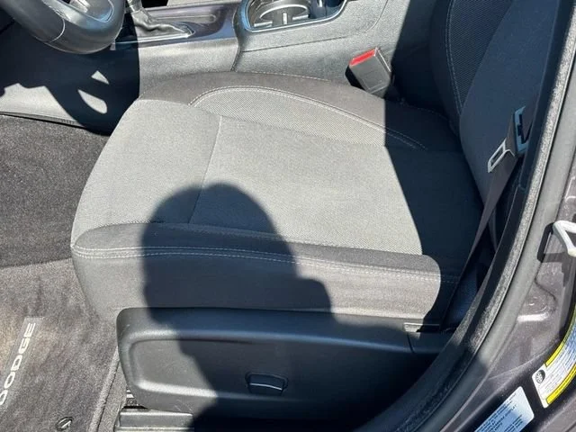 Used 2015 Gray Dodge SE image 15