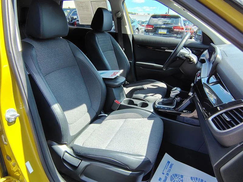 Used 2024 Green Kia S image 17