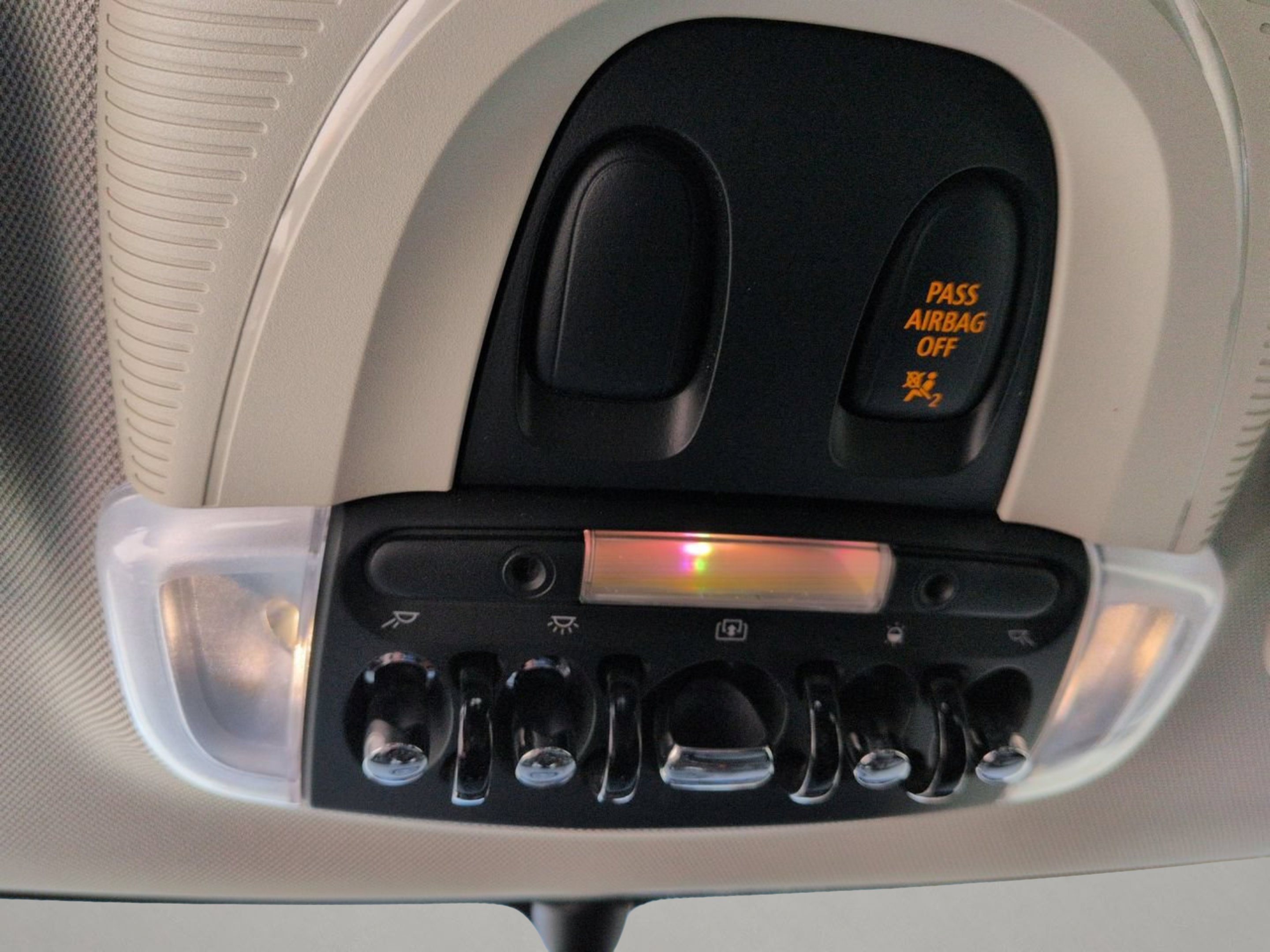 Used 2017 White Silver Metallic MINI Base image 17