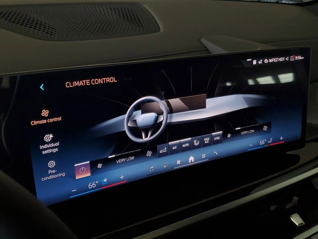 New 2026 Manhattan Green Metallic BMW xDrive40i image 21