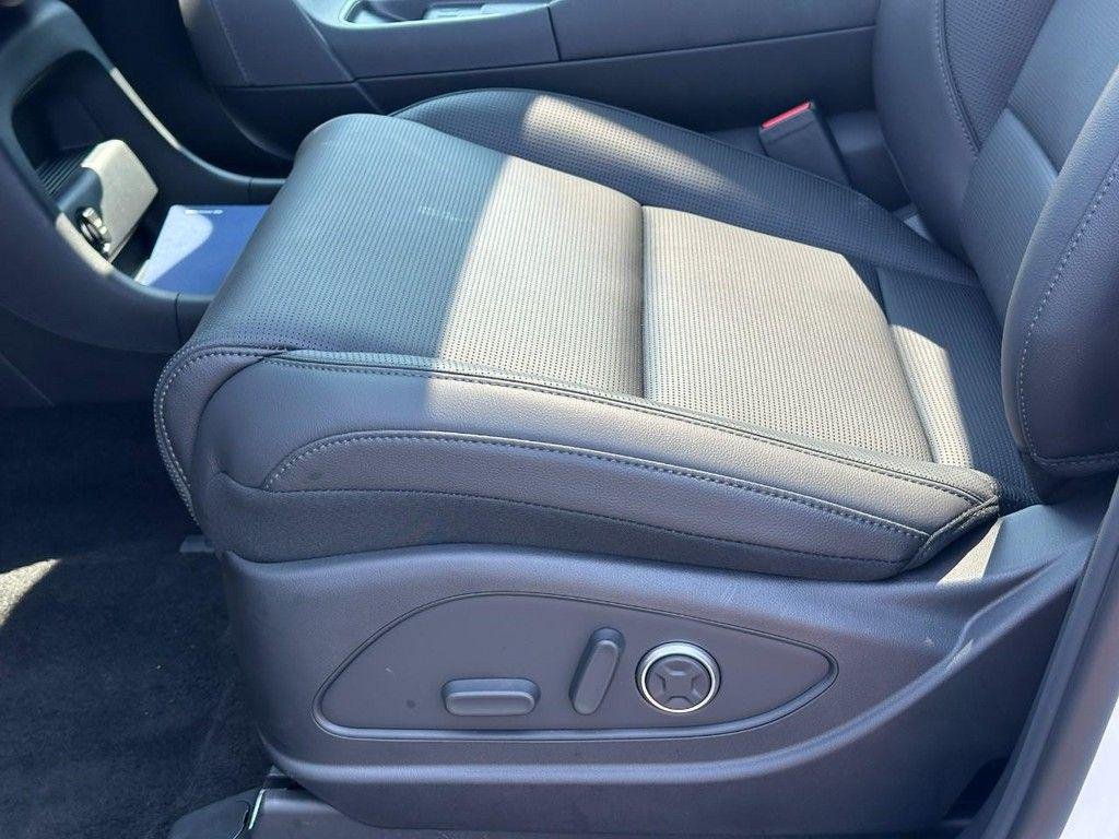New 2026 White Hyundai Limited AWD image 12