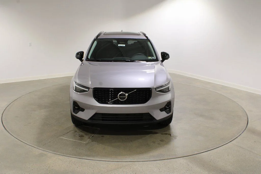 2026 Volvo XC40 Ultra - Photo 2