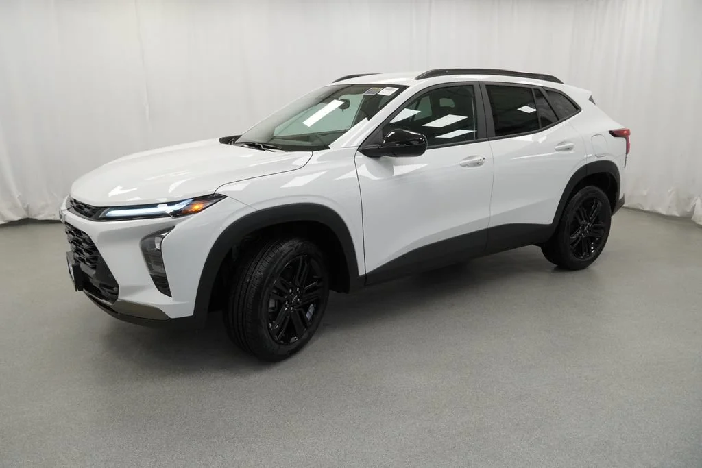 New 2026 Summit White Chevrolet ACTIV image 3