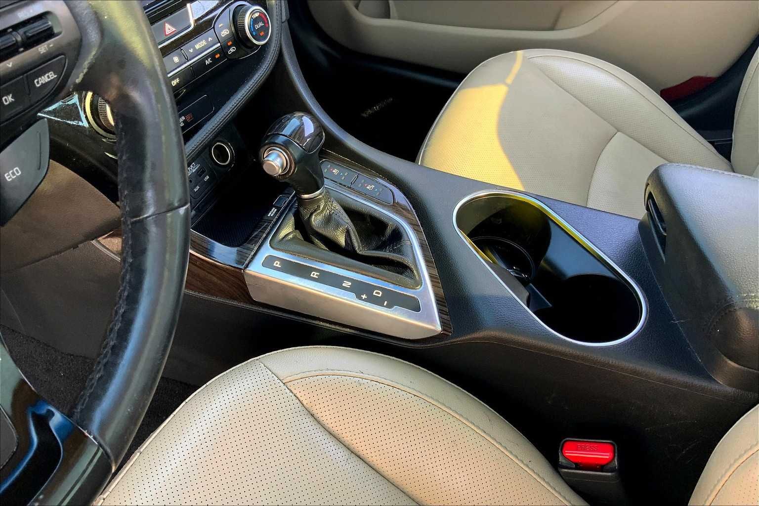 Used 2015 Ebony Black Kia EX image 17