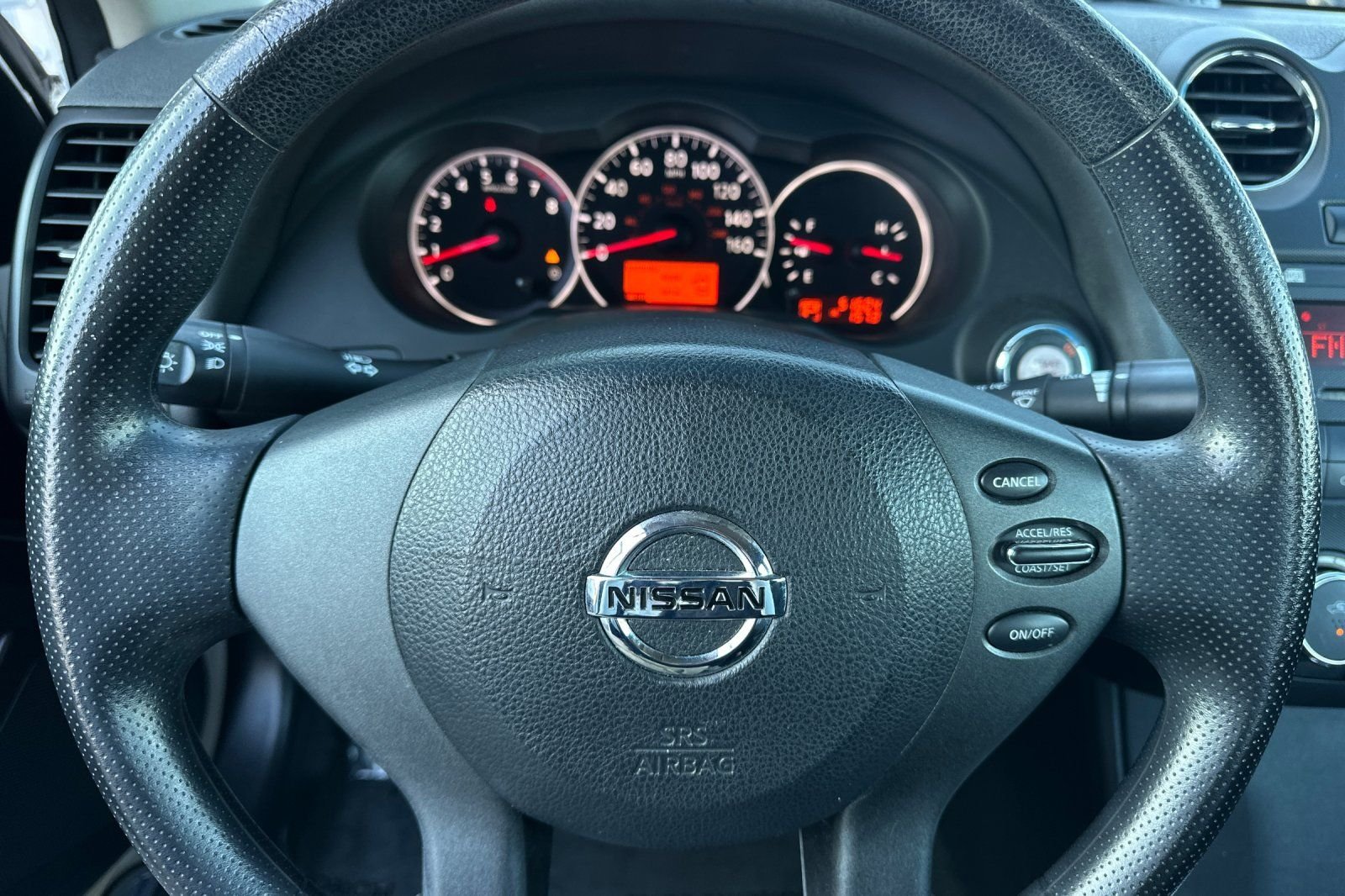 Used 2012 White Nissan 2.5 S image 27