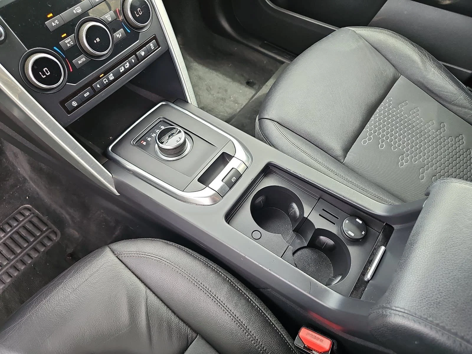Used 2018 Gray Land Rover SE image 25