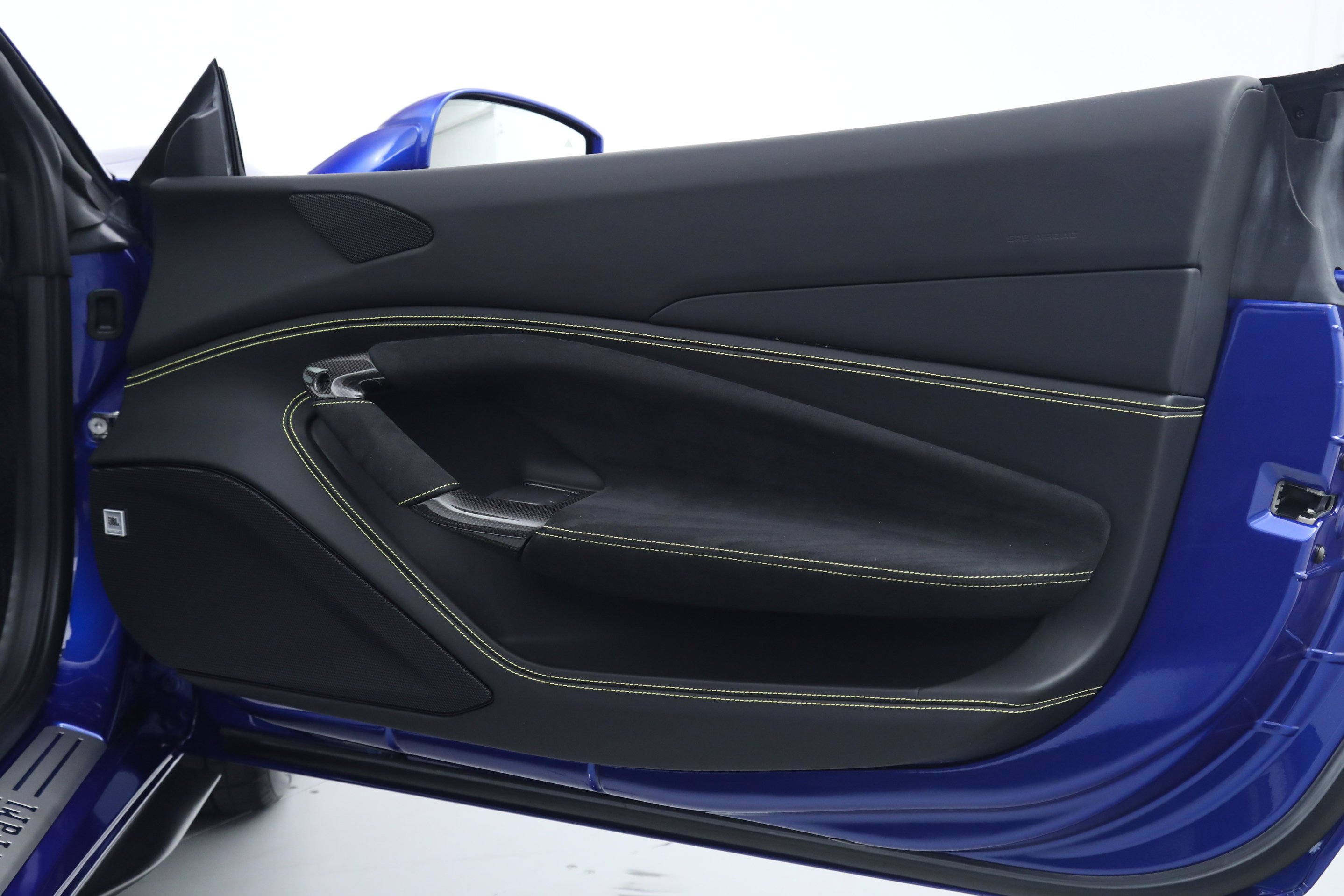 Used 2022 Blue Ferrari  image 20
