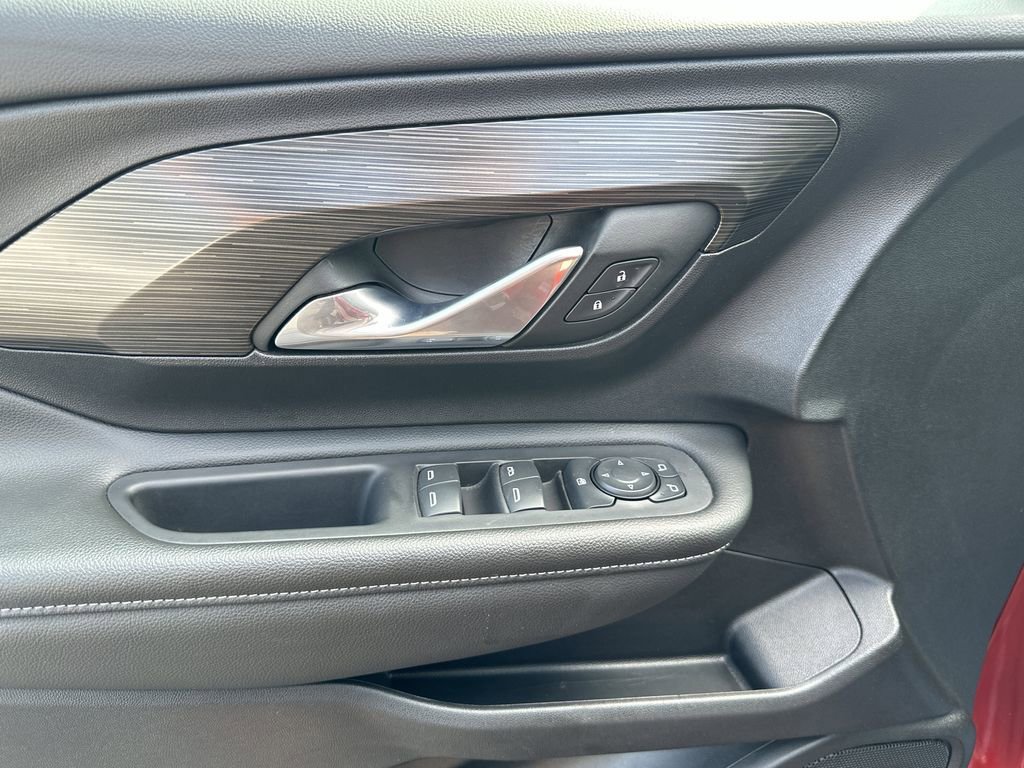 2024 GMC TERRAIN - Image 18