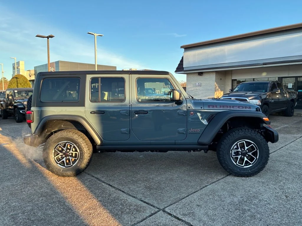 New 2026 Anvil Clear-Coat Exterior Paint Jeep Rubicon image 36