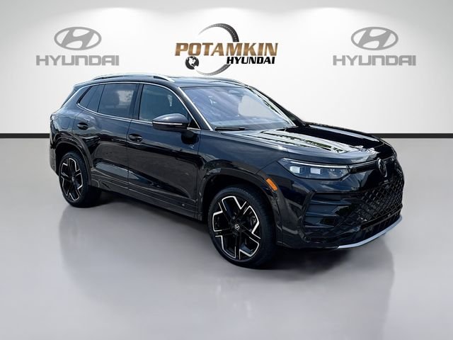 Used 2025  Volkswagen 2.0T SEL R-Line image 3