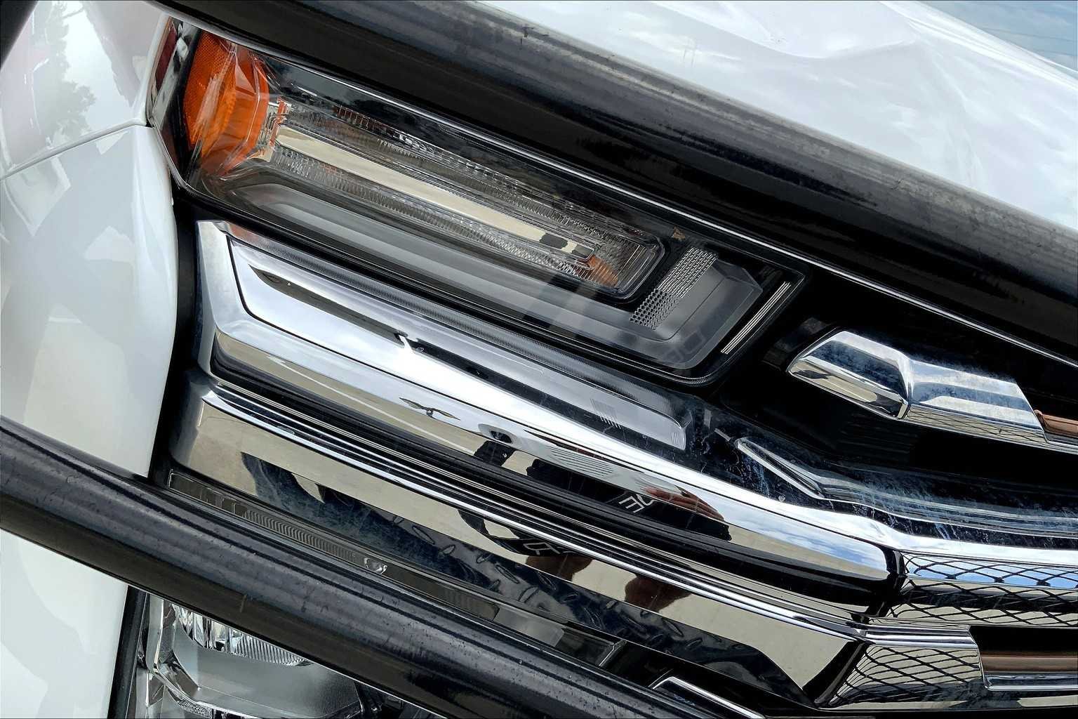 Used 2023 Summit White Chevrolet High Country image 27