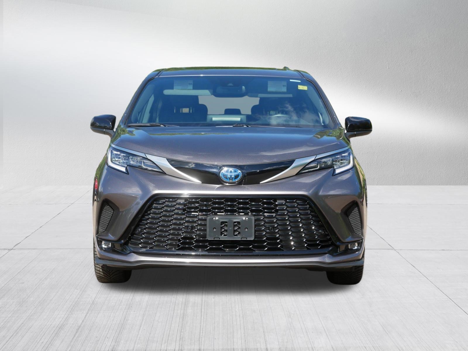 Used 2022 Toyota Sienna XSE with VIN 5TDDRKECXNS105896 for sale in Inver Grove, Minnesota