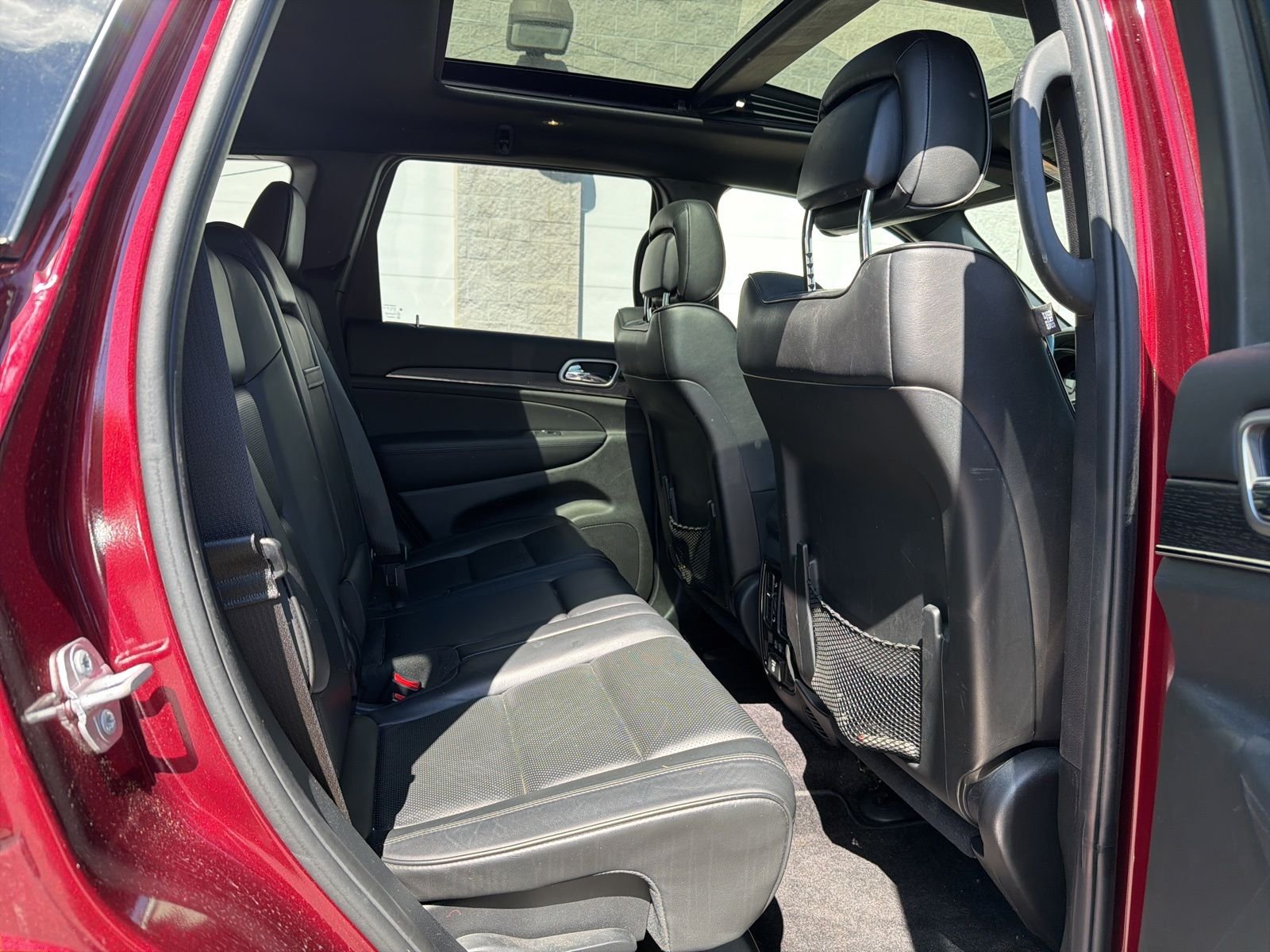 Used 2018 Red Jeep Overland image 27