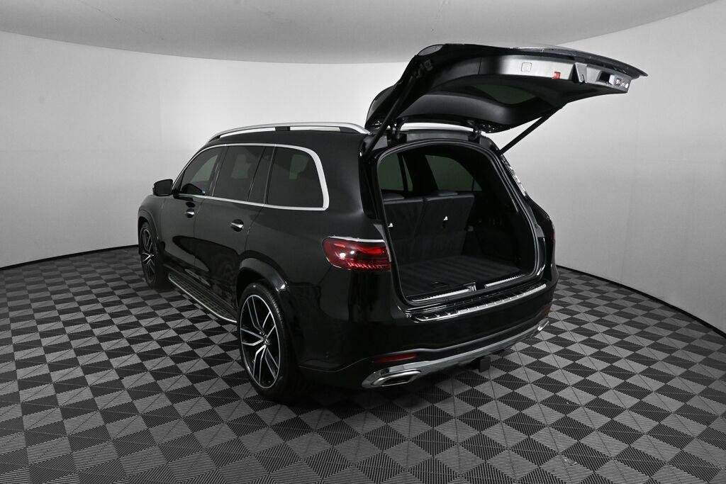 Certified Used 2025 Obsidian Black Metallic Mercedes-Benz GLS 580 image 32