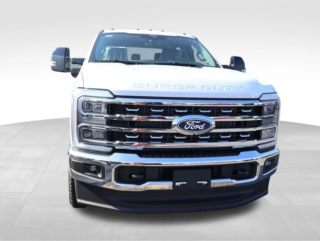 New 2027 White Ford F250 4X4 CREW/C image 9