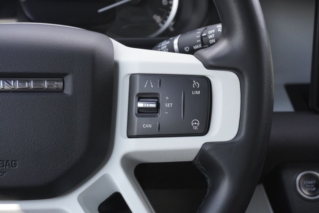 Used 2023 White Land Rover S image 13