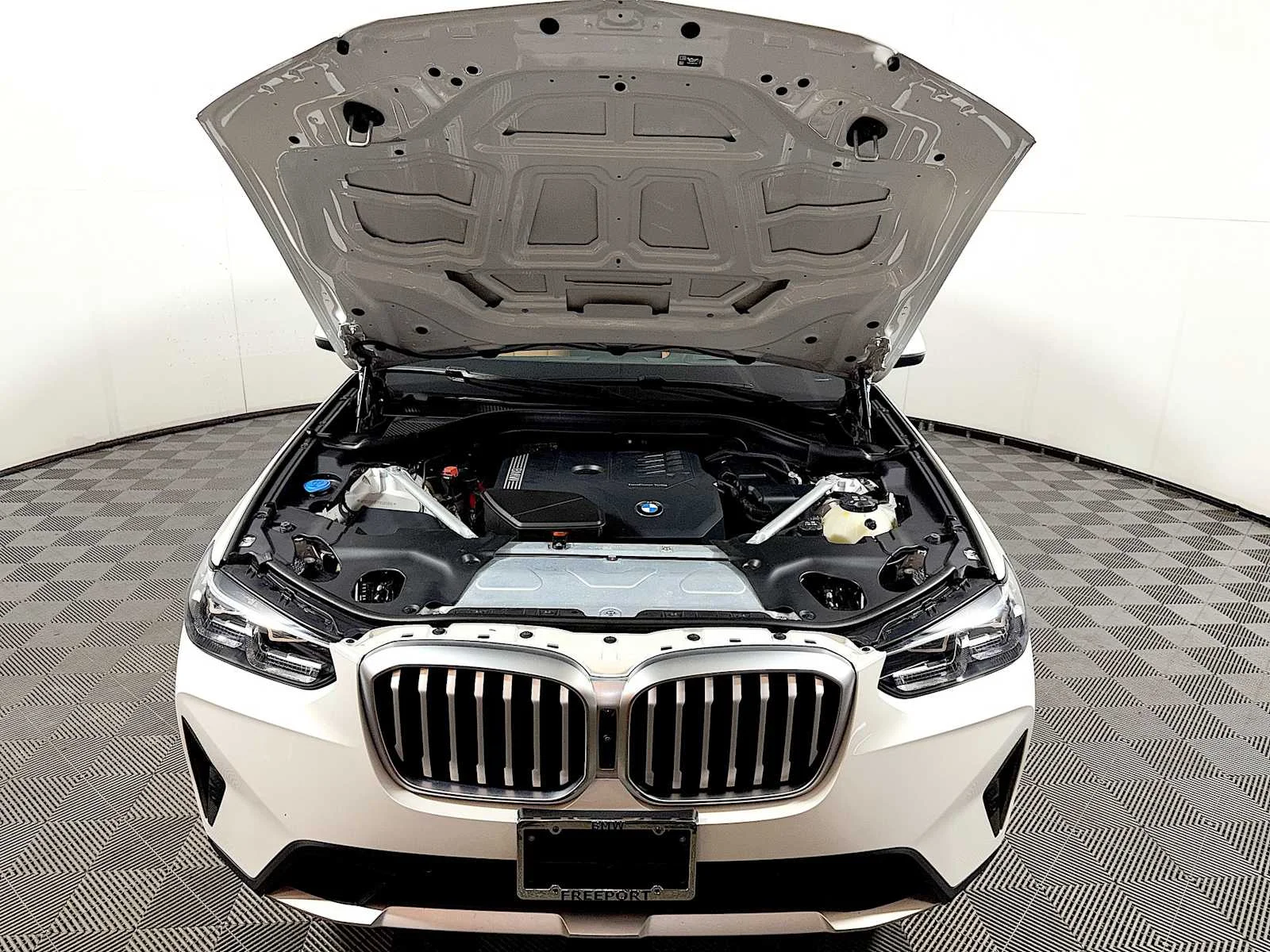 Certified Used 2023 Mineral White Metallic BMW xDrive30i image 31