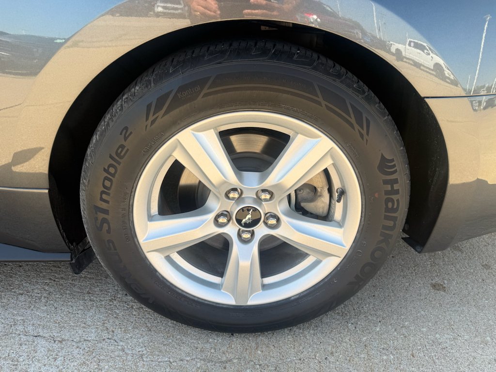 Used 2017 Magnetic Metallic Ford V6 image 4
