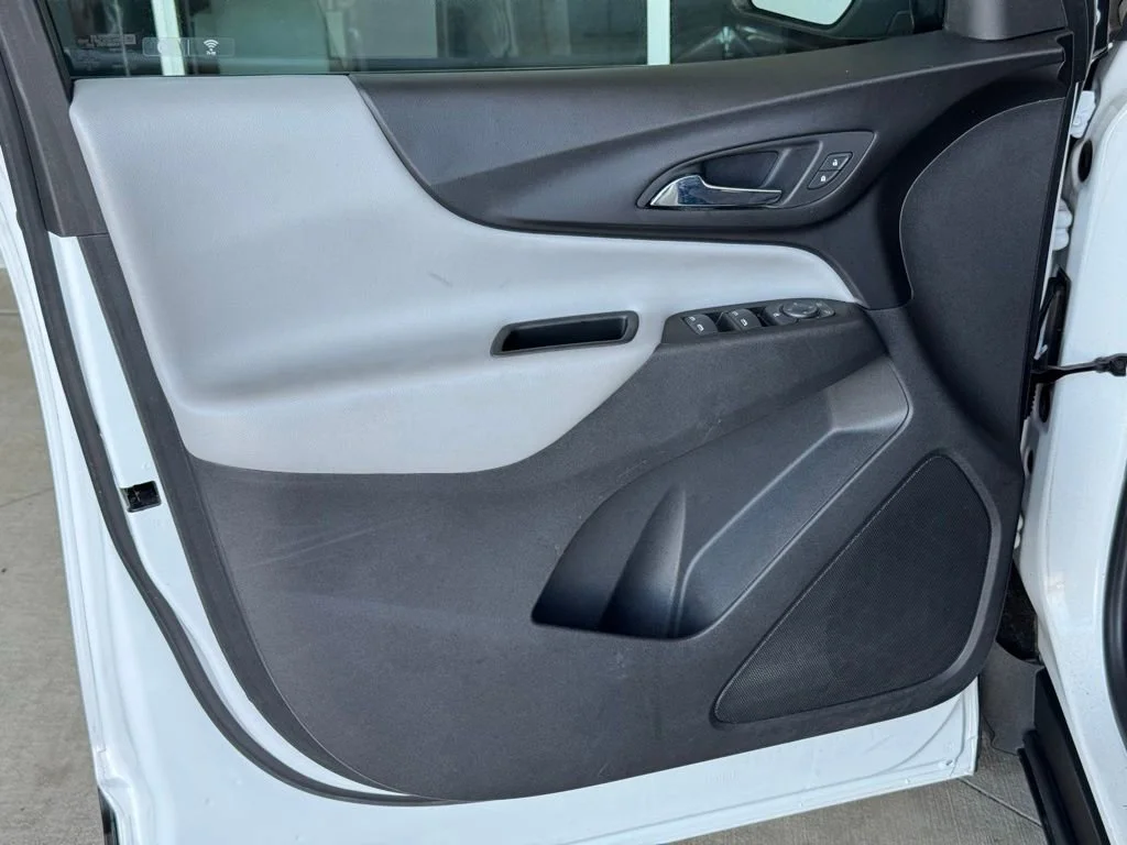 Used 2021 SUMMIT WHITE Chevrolet LS image 24