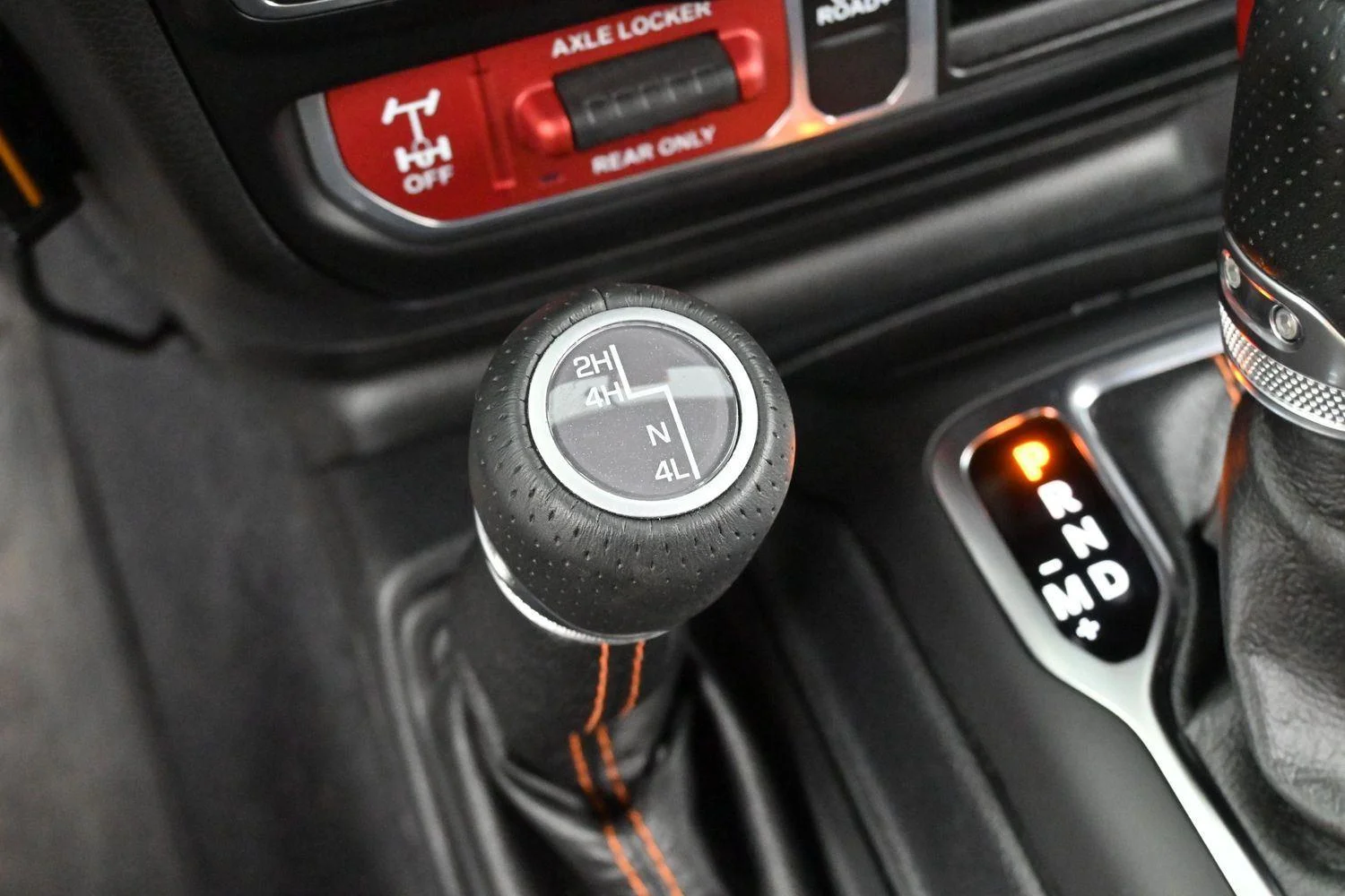 Used 2021 Sting-Gray Clearcoat Jeep Mojave image 22