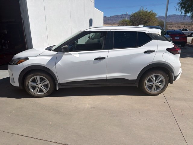 Certified Used 2025 White Nissan S image 2