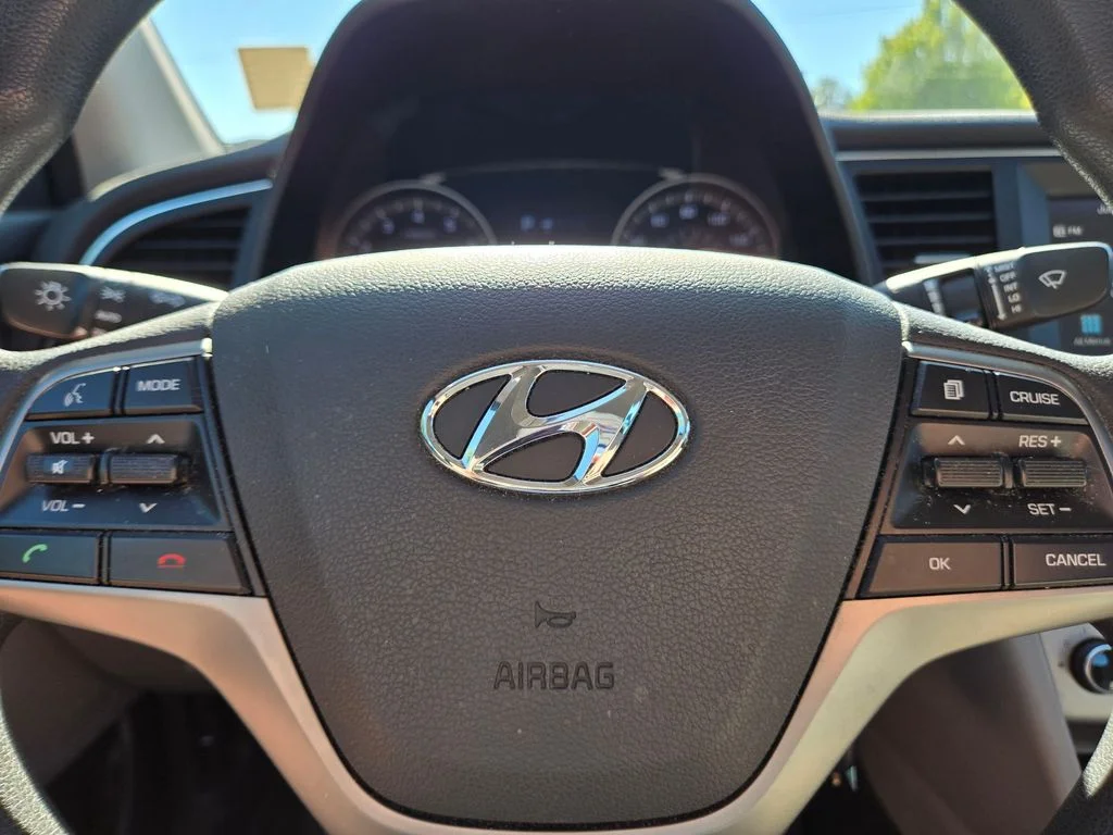 Used 2018 Electric Blue Hyundai SEL image 23