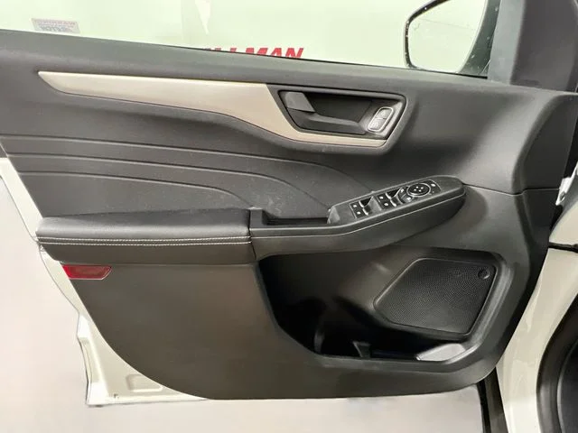 Used 2022 White Ford SE image 33
