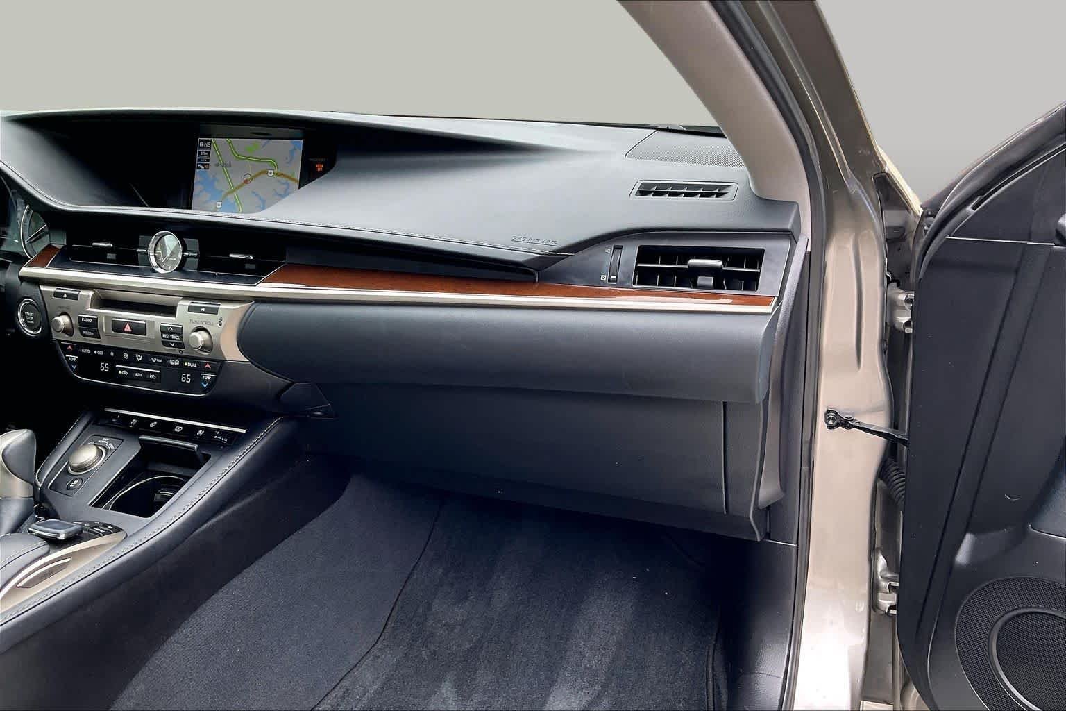 Used 2017 Atomic Silver Lexus  image 18