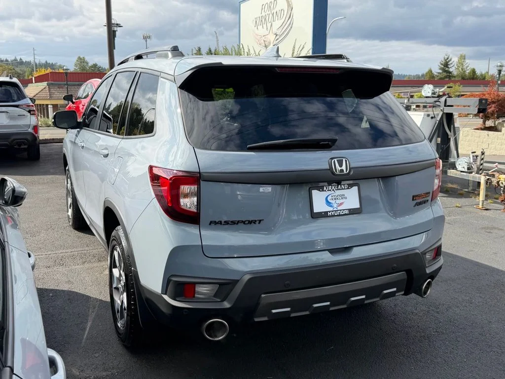 Used 2022 Obsidian Blue Pearl Honda TrailSport image 9