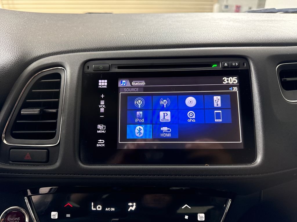 Used 2017 White Honda EX-L image 27