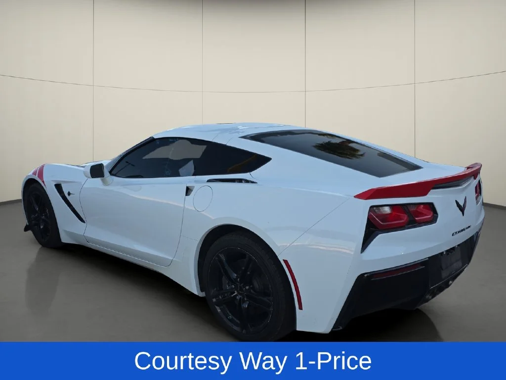 Used 2017 White Chevrolet Stingray image 5