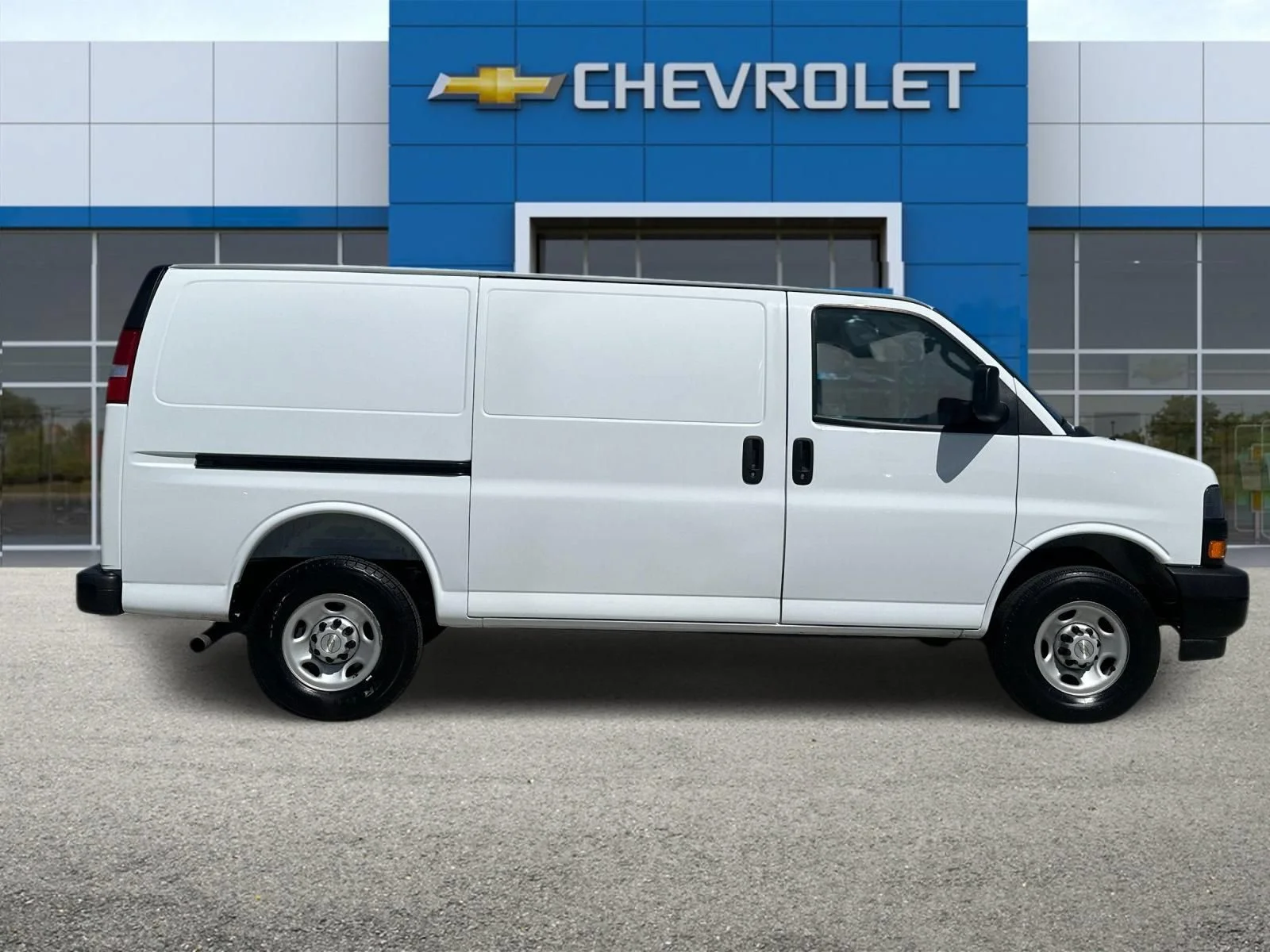 Used 2025 Summit White Chevrolet WT image 3