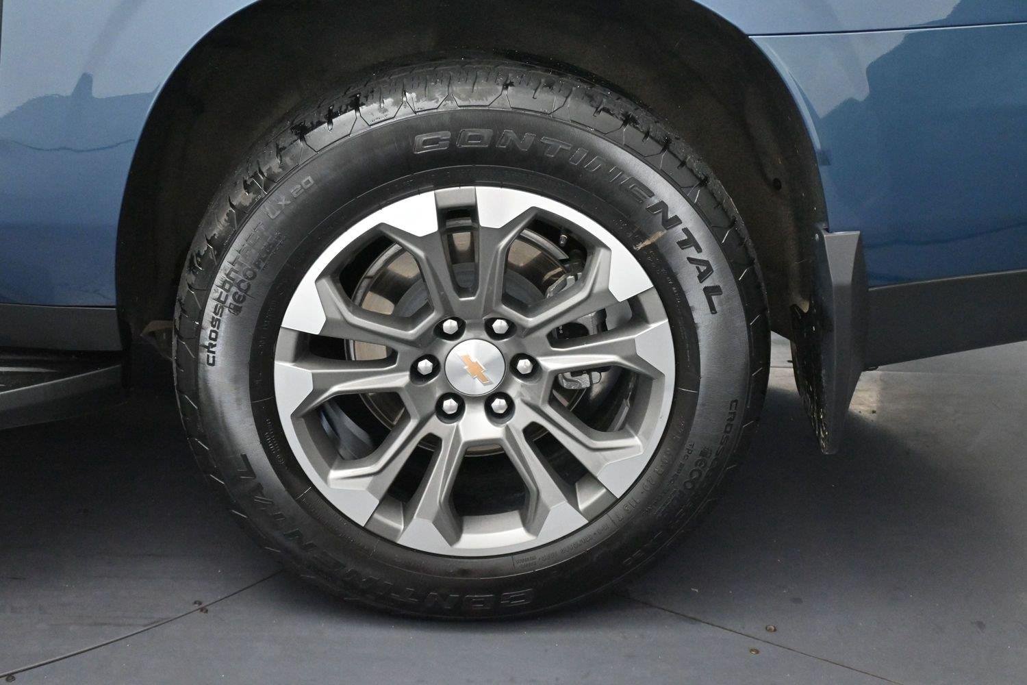 Used 2025 Lakeshore Blue Metallic Chevrolet LS image 39