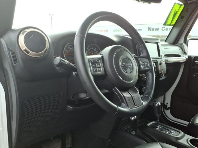 Used 2017 White Jeep Unlimited Sahara image 14
