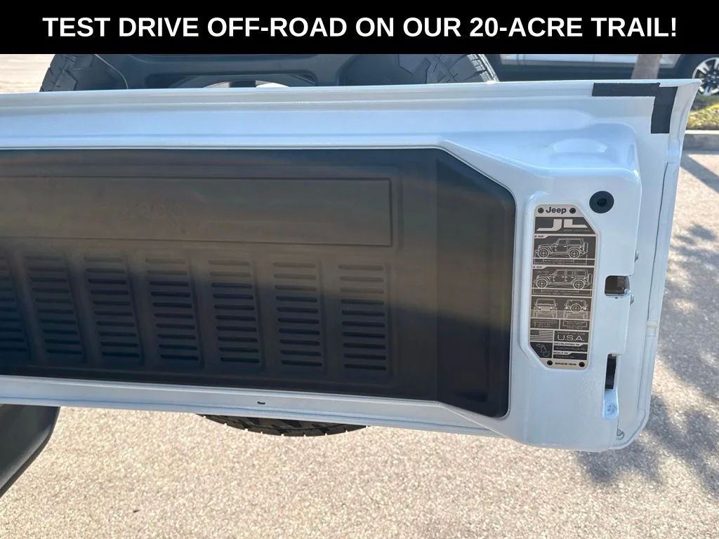 New 2026 Bright White Clear-Coat Exterior Paint Jeep Sport image 32